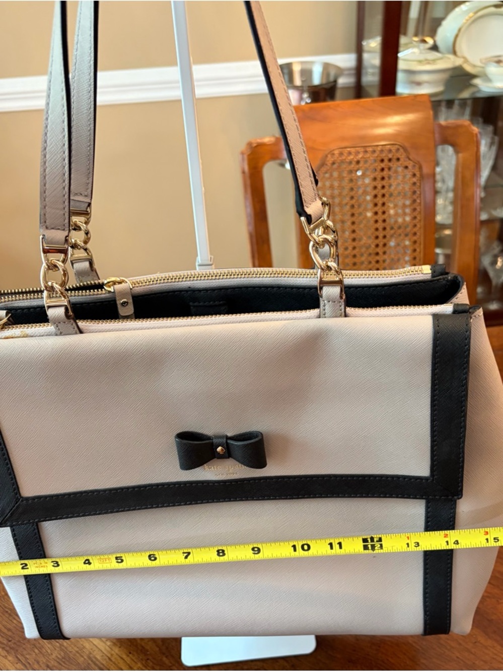 Kate Spade ♠️ Hazel Court Mason Tote Open Top, w/ Side Zip Pockets. Like New - Picture 5 of 7
